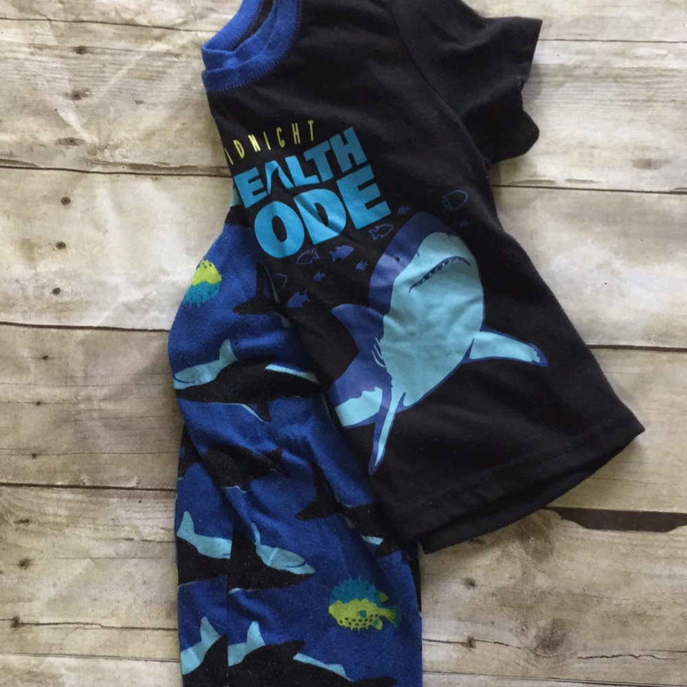 Carters pajama bundle - Picture 3 of 5